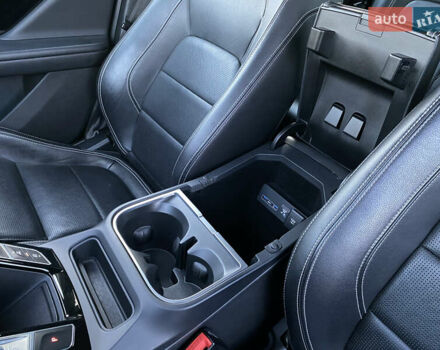 Черный Ягуар I-Pace, объемом двигателя 0 л и пробегом 120 тыс. км за 25900 $, фото 109 на Automoto.ua