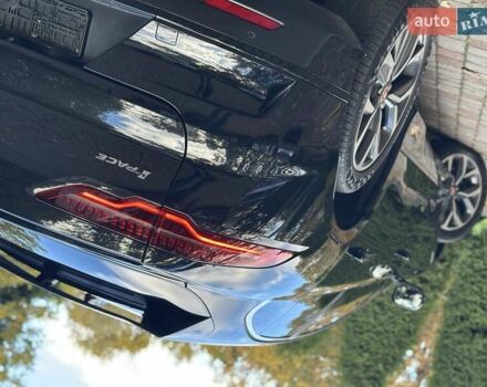 Черный Ягуар I-Pace, объемом двигателя 0 л и пробегом 80 тыс. км за 22750 $, фото 29 на Automoto.ua