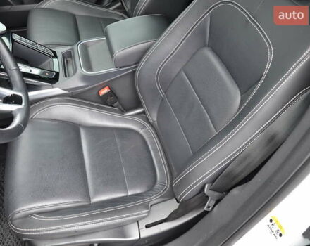 Черный Ягуар I-Pace, объемом двигателя 0 л и пробегом 49 тыс. км за 29900 $, фото 25 на Automoto.ua