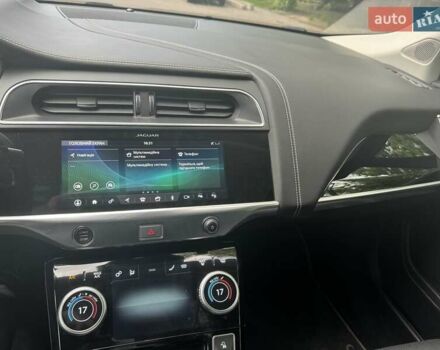 Черный Ягуар I-Pace, объемом двигателя 0 л и пробегом 69 тыс. км за 25900 $, фото 5 на Automoto.ua