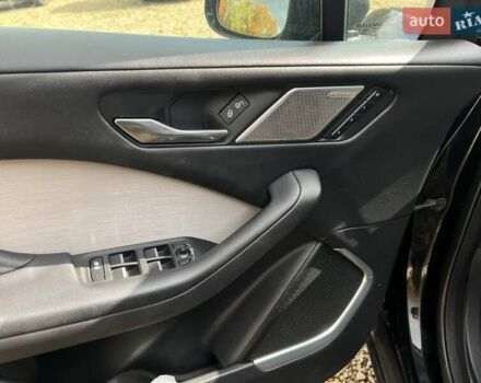 Черный Ягуар I-Pace, объемом двигателя 0 л и пробегом 80 тыс. км за 13999 $, фото 12 на Automoto.ua
