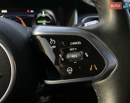 Черный Ягуар I-Pace, объемом двигателя 0 л и пробегом 90 тыс. км за 26900 $, фото 7 на Automoto.ua