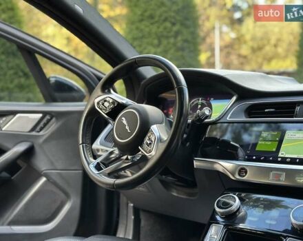 Черный Ягуар I-Pace, объемом двигателя 0 л и пробегом 80 тыс. км за 22750 $, фото 58 на Automoto.ua