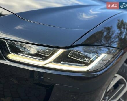 Черный Ягуар I-Pace, объемом двигателя 0 л и пробегом 80 тыс. км за 22750 $, фото 3 на Automoto.ua