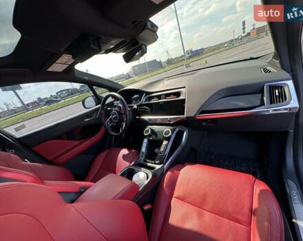 Черный Ягуар I-Pace, объемом двигателя 0 л и пробегом 74 тыс. км за 28800 $, фото 15 на Automoto.ua