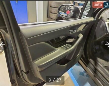 Черный Ягуар I-Pace, объемом двигателя 0 л и пробегом 108 тыс. км за 26000 $, фото 7 на Automoto.ua