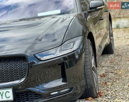 Черный Ягуар I-Pace, объемом двигателя 0 л и пробегом 80 тыс. км за 13999 $, фото 2 на Automoto.ua