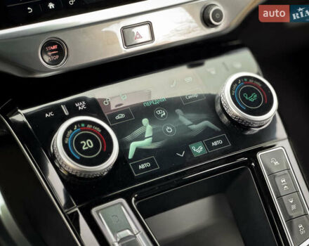 Черный Ягуар I-Pace, объемом двигателя 0 л и пробегом 138 тыс. км за 24500 $, фото 76 на Automoto.ua