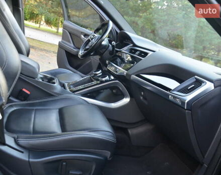 Черный Ягуар I-Pace, объемом двигателя 0 л и пробегом 72 тыс. км за 23150 $, фото 56 на Automoto.ua