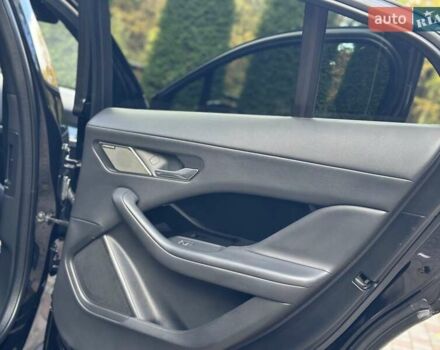 Черный Ягуар I-Pace, объемом двигателя 0 л и пробегом 80 тыс. км за 22750 $, фото 48 на Automoto.ua