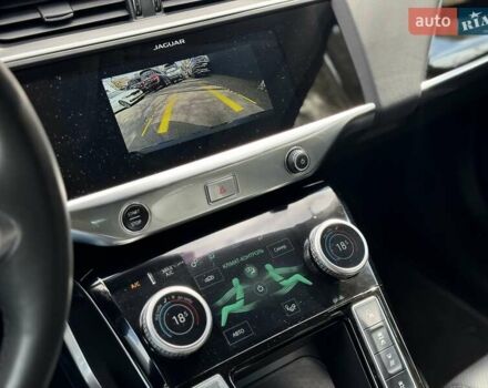 Черный Ягуар I-Pace, объемом двигателя 0 л и пробегом 95 тыс. км за 21500 $, фото 12 на Automoto.ua