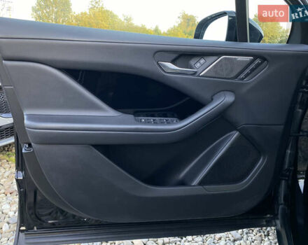 Черный Ягуар I-Pace, объемом двигателя 0 л и пробегом 120 тыс. км за 25900 $, фото 37 на Automoto.ua