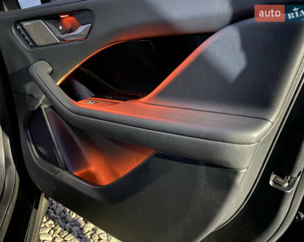 Черный Ягуар I-Pace, объемом двигателя 0 л и пробегом 64 тыс. км за 29900 $, фото 155 на Automoto.ua
