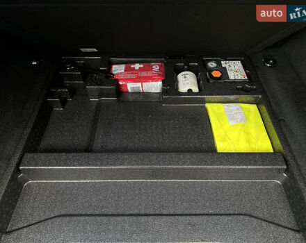 Чорний Ягуар I-Pace, об'ємом двигуна 0 л та пробігом 37 тис. км за 32300 $, фото 34 на Automoto.ua