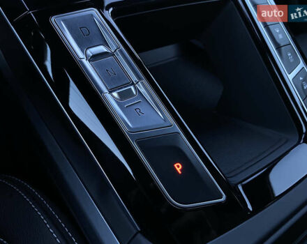 Черный Ягуар I-Pace, объемом двигателя 0 л и пробегом 64 тыс. км за 29900 $, фото 125 на Automoto.ua