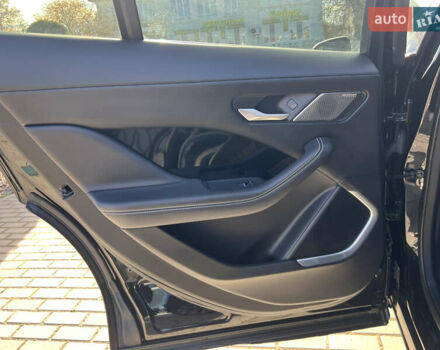 Черный Ягуар I-Pace, объемом двигателя 0 л и пробегом 113 тыс. км за 26047 $, фото 16 на Automoto.ua