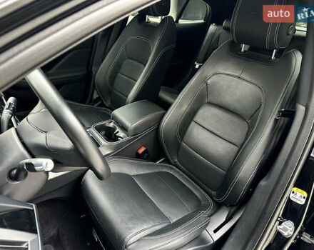 Черный Ягуар I-Pace, объемом двигателя 0 л и пробегом 62 тыс. км за 31800 $, фото 18 на Automoto.ua