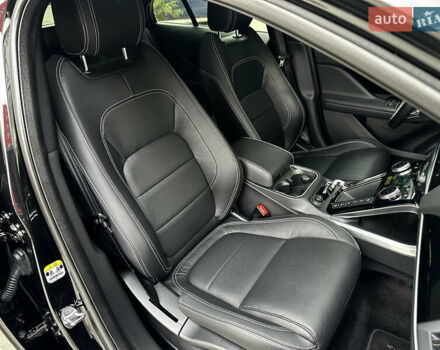 Черный Ягуар I-Pace, объемом двигателя 0 л и пробегом 62 тыс. км за 31800 $, фото 38 на Automoto.ua