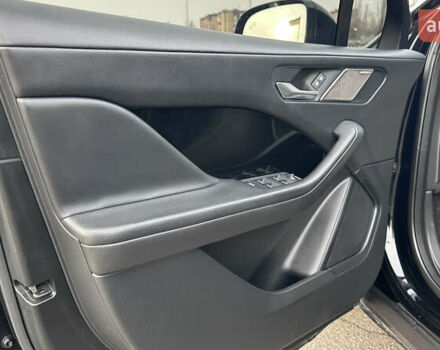 Черный Ягуар I-Pace, объемом двигателя 0 л и пробегом 149 тыс. км за 22300 $, фото 18 на Automoto.ua