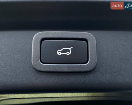 Черный Ягуар I-Pace, объемом двигателя 0 л и пробегом 64 тыс. км за 29900 $, фото 147 на Automoto.ua