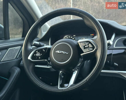 Черный Ягуар I-Pace, объемом двигателя 0 л и пробегом 62 тыс. км за 27400 $, фото 2 на Automoto.ua