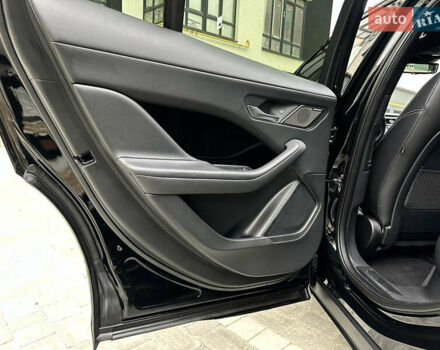 Черный Ягуар I-Pace, объемом двигателя 0 л и пробегом 62 тыс. км за 31800 $, фото 30 на Automoto.ua