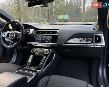 Черный Ягуар I-Pace, объемом двигателя 0 л и пробегом 90 тыс. км за 26999 $, фото 75 на Automoto.ua