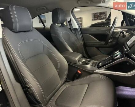 Черный Ягуар I-Pace, объемом двигателя 0 л и пробегом 81 тыс. км за 29900 $, фото 13 на Automoto.ua