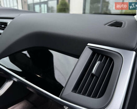 Черный Ягуар I-Pace, объемом двигателя 0 л и пробегом 91 тыс. км за 24900 $, фото 56 на Automoto.ua