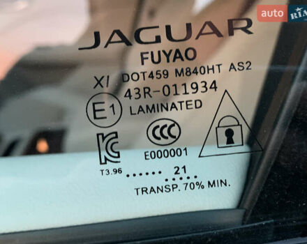Черный Ягуар I-Pace, объемом двигателя 0 л и пробегом 77 тыс. км за 35550 $, фото 40 на Automoto.ua