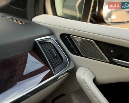 Черный Ягуар I-Pace, объемом двигателя 0 л и пробегом 141 тыс. км за 29999 $, фото 32 на Automoto.ua