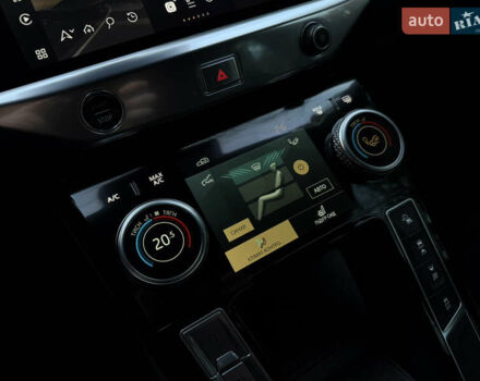 Черный Ягуар I-Pace, объемом двигателя 0 л и пробегом 90 тыс. км за 26999 $, фото 91 на Automoto.ua