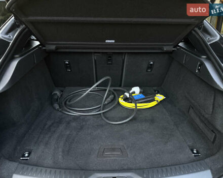 Черный Ягуар I-Pace, объемом двигателя 0 л и пробегом 90 тыс. км за 26999 $, фото 94 на Automoto.ua