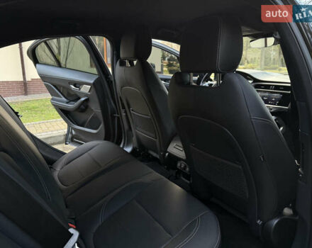 Черный Ягуар I-Pace, объемом двигателя 0 л и пробегом 90 тыс. км за 26999 $, фото 72 на Automoto.ua