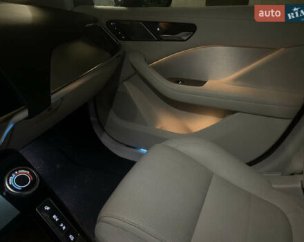Черный Ягуар I-Pace, объемом двигателя 0 л и пробегом 77 тыс. км за 35550 $, фото 104 на Automoto.ua