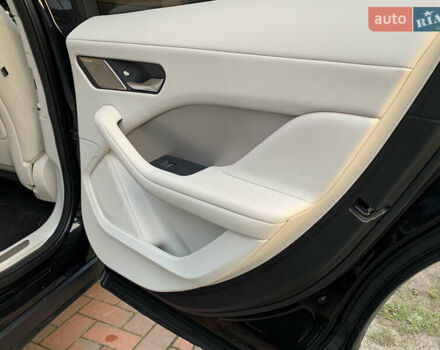 Черный Ягуар I-Pace, объемом двигателя 0 л и пробегом 77 тыс. км за 35550 $, фото 86 на Automoto.ua