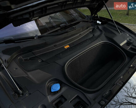 Черный Ягуар I-Pace, объемом двигателя 0 л и пробегом 90 тыс. км за 26999 $, фото 97 на Automoto.ua