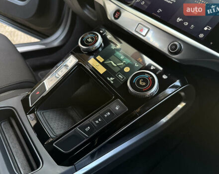 Черный Ягуар I-Pace, объемом двигателя 0 л и пробегом 90 тыс. км за 26999 $, фото 80 на Automoto.ua