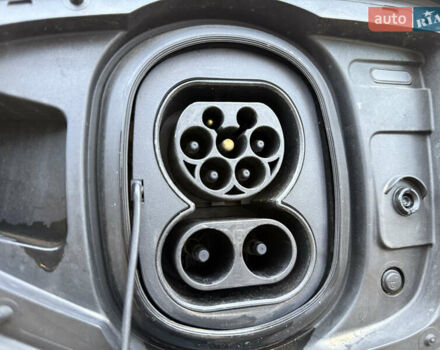 Черный Ягуар I-Pace, объемом двигателя 0 л и пробегом 90 тыс. км за 26999 $, фото 25 на Automoto.ua