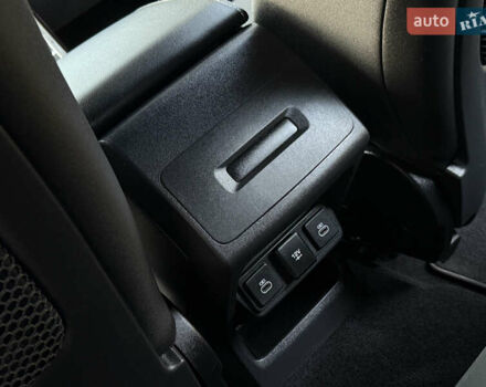 Черный Ягуар I-Pace, объемом двигателя 0 л и пробегом 90 тыс. км за 26999 $, фото 70 на Automoto.ua