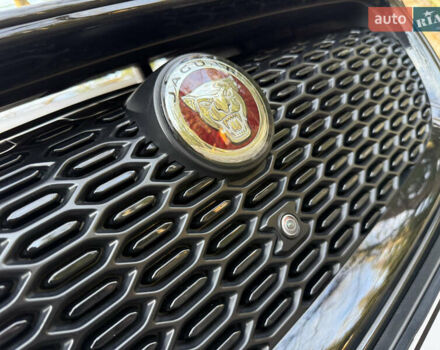 Черный Ягуар I-Pace, объемом двигателя 0 л и пробегом 90 тыс. км за 26999 $, фото 7 на Automoto.ua