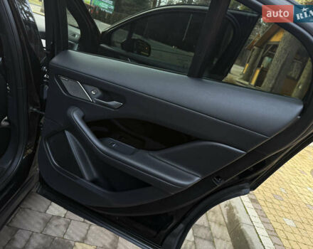 Черный Ягуар I-Pace, объемом двигателя 0 л и пробегом 90 тыс. км за 26999 $, фото 71 на Automoto.ua