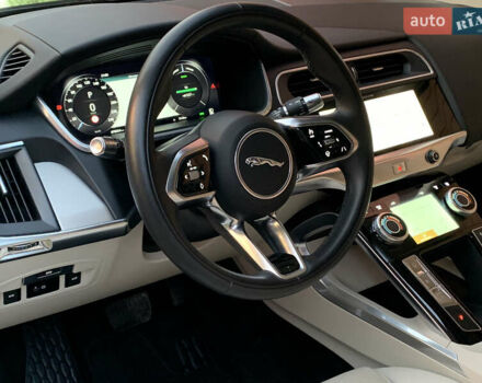 Черный Ягуар I-Pace, объемом двигателя 0 л и пробегом 77 тыс. км за 35550 $, фото 48 на Automoto.ua