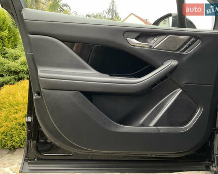 Черный Ягуар I-Pace, объемом двигателя 0 л и пробегом 42 тыс. км за 34899 $, фото 30 на Automoto.ua