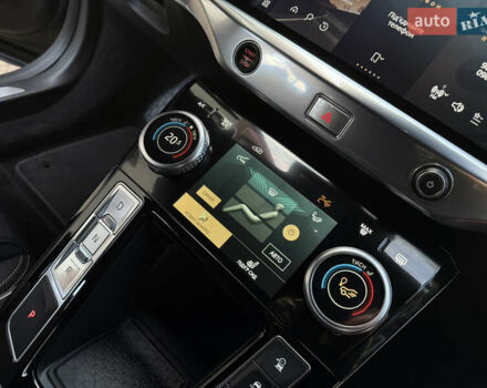 Черный Ягуар I-Pace, объемом двигателя 0 л и пробегом 90 тыс. км за 26999 $, фото 84 на Automoto.ua