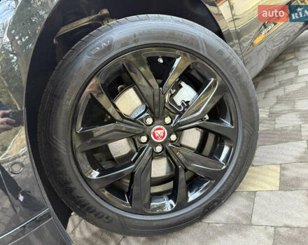 Черный Ягуар I-Pace, объемом двигателя 0 л и пробегом 90 тыс. км за 26999 $, фото 24 на Automoto.ua