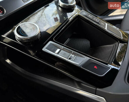 Черный Ягуар I-Pace, объемом двигателя 0 л и пробегом 90 тыс. км за 26999 $, фото 63 на Automoto.ua