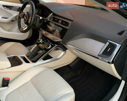 Черный Ягуар I-Pace, объемом двигателя 0 л и пробегом 77 тыс. км за 35550 $, фото 74 на Automoto.ua
