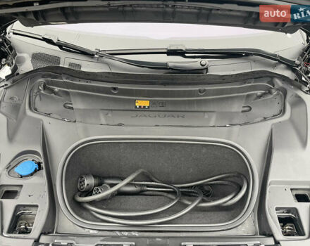 Черный Ягуар I-Pace, объемом двигателя 0 л и пробегом 64 тыс. км за 35900 $, фото 28 на Automoto.ua