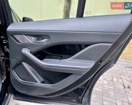 Черный Ягуар I-Pace, объемом двигателя 0 л и пробегом 57 тыс. км за 31500 $, фото 25 на Automoto.ua